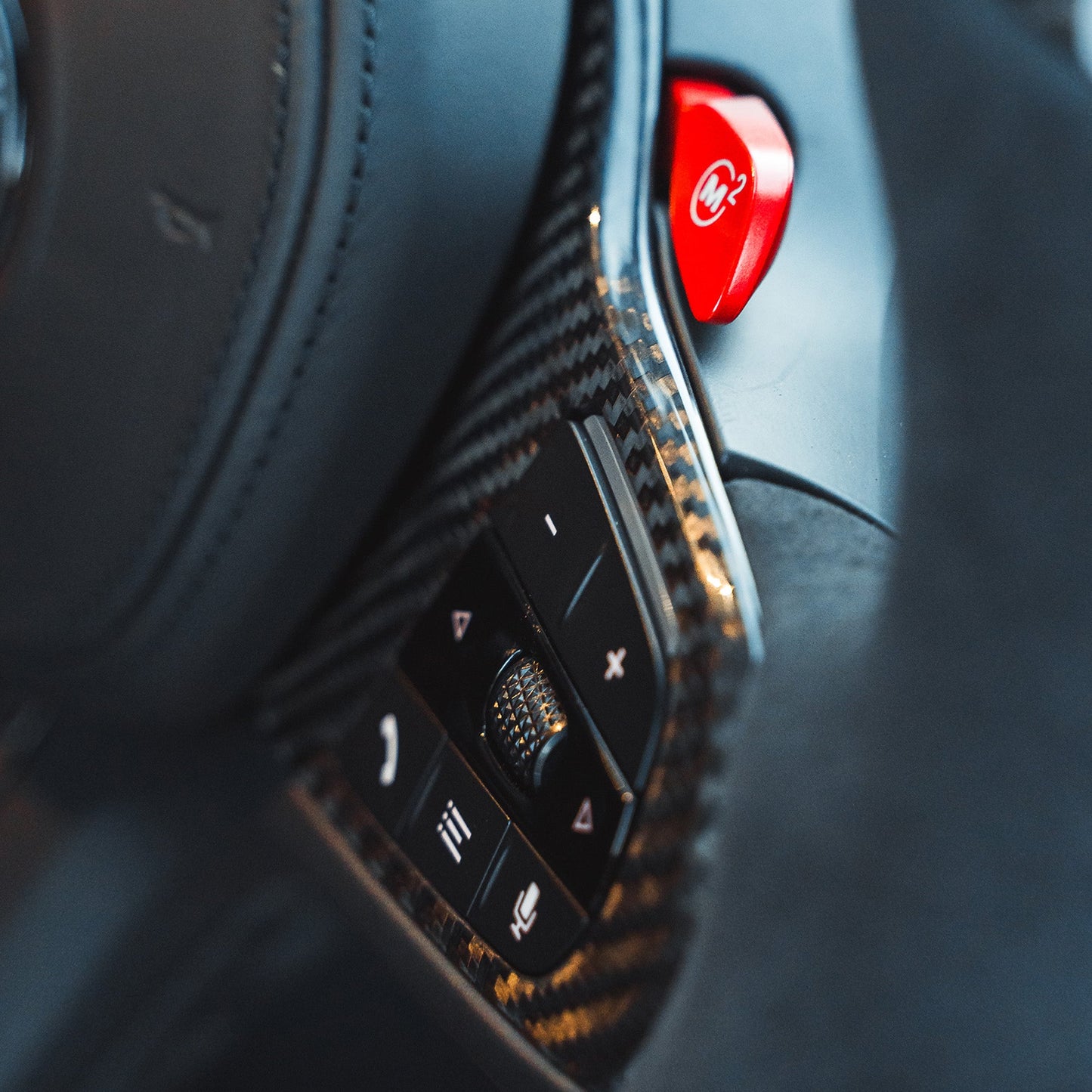 BMW Gxx CARBON FIBRE / ALCANTARA LED FLAT BOTTOM STEERING WHEEL