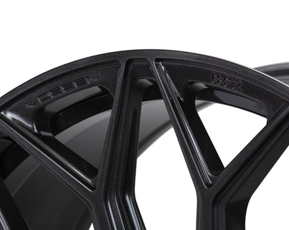 Vossen HF-2 Hybrid Forged Alloy Wheels