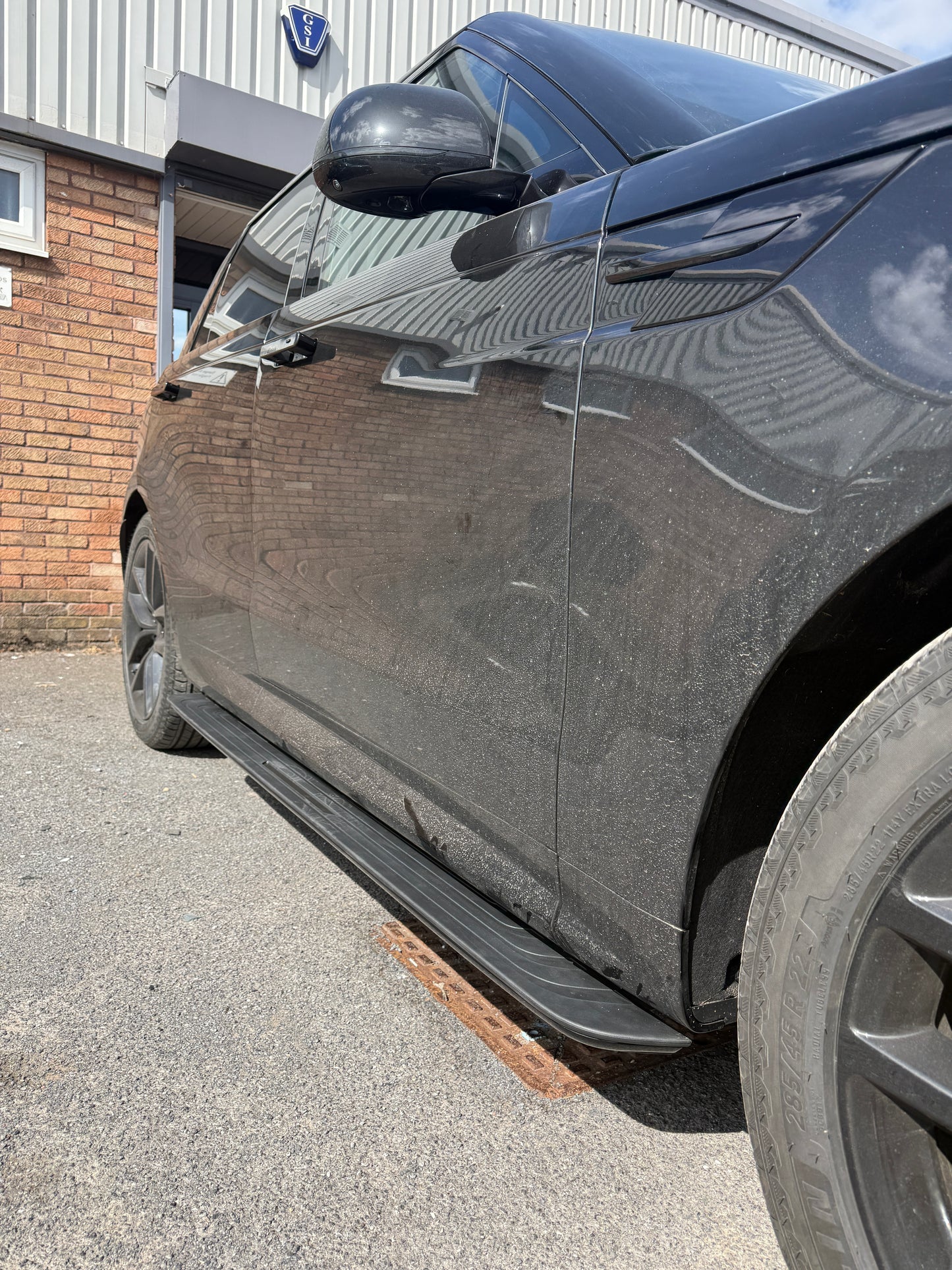 Electric Deployable Side Steps for Range Rover Sport L461 (2022+) | Automatic Running Boards | PHEV Compatible