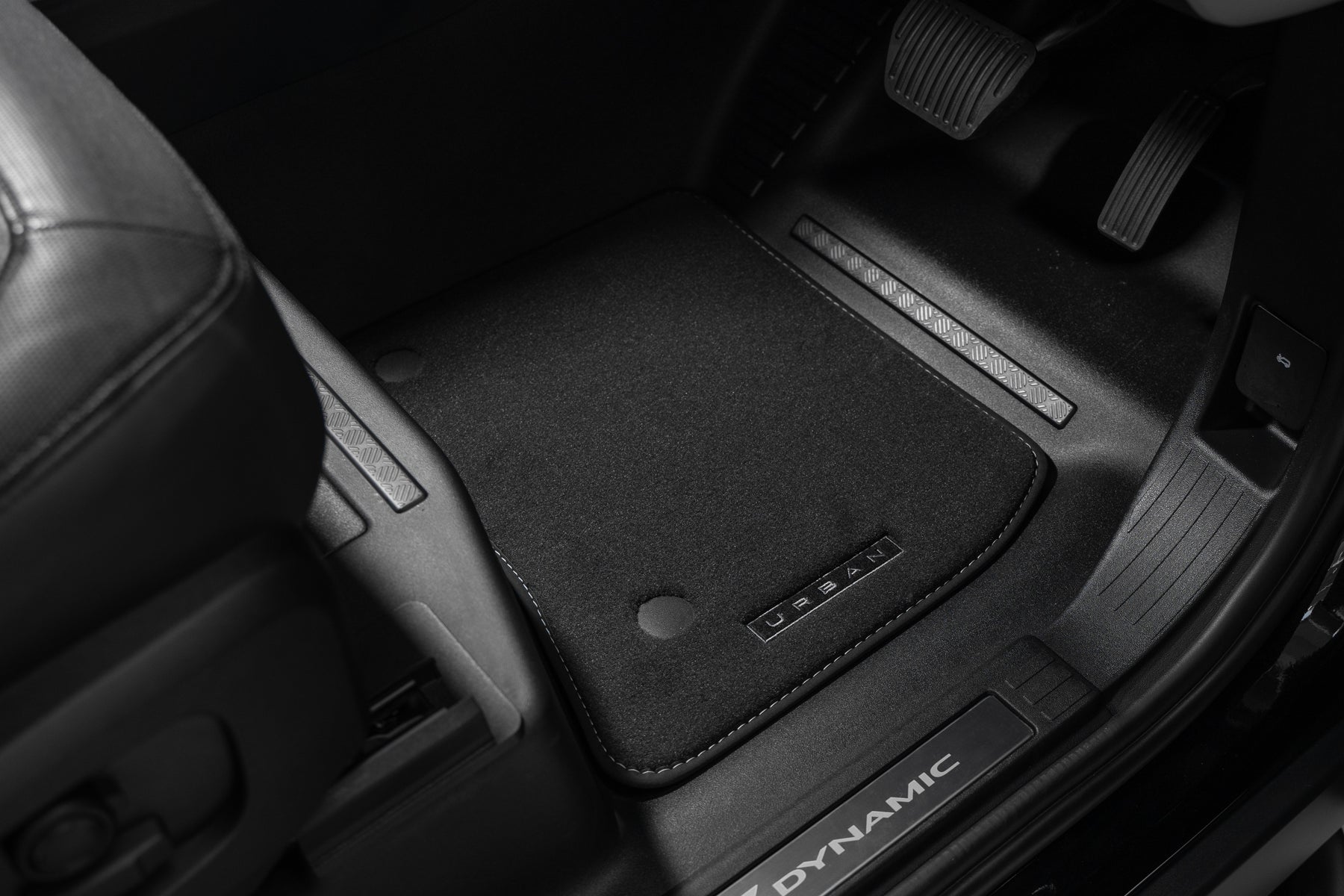 Urban Defender 90 / 110 Carpet Floor Mat Set